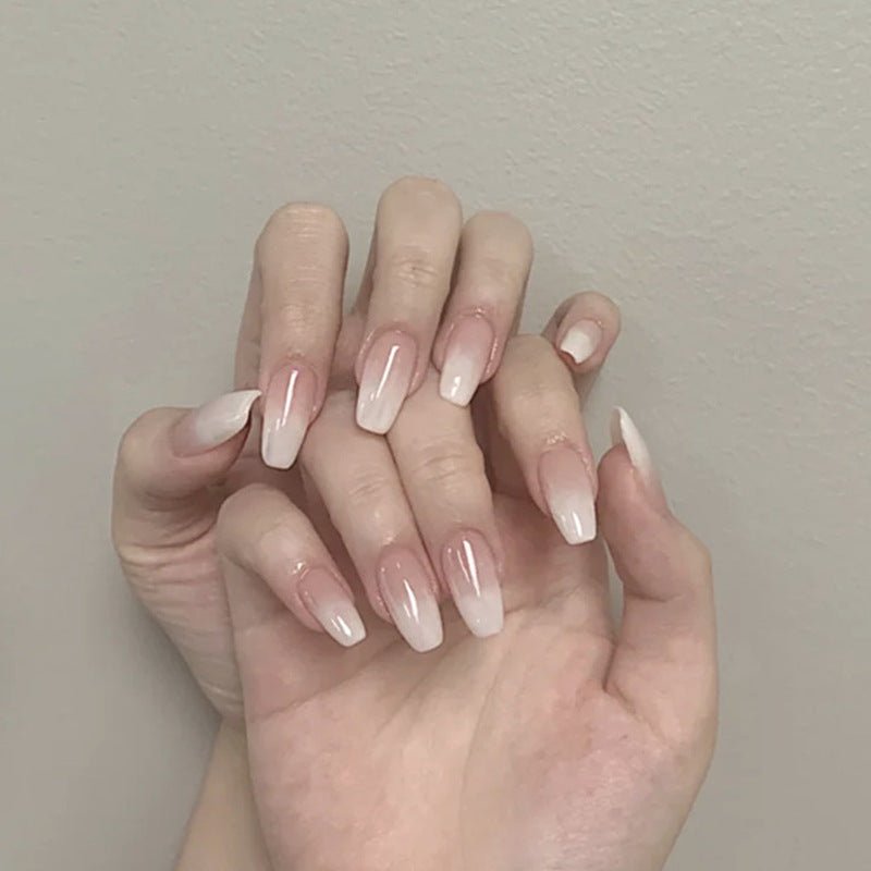 https://cdn.shopify.com/s/files/1/0777/4122/8329/files/wearable-false-nails-7941051.jpg?v=1768944254